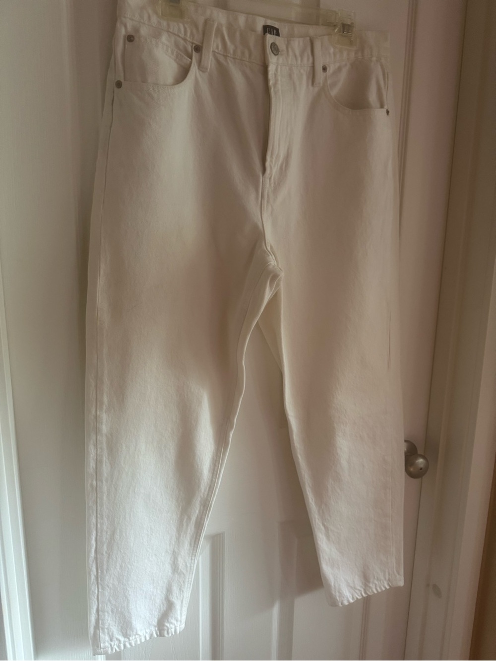 GAP White Cropped Ankle Jeans